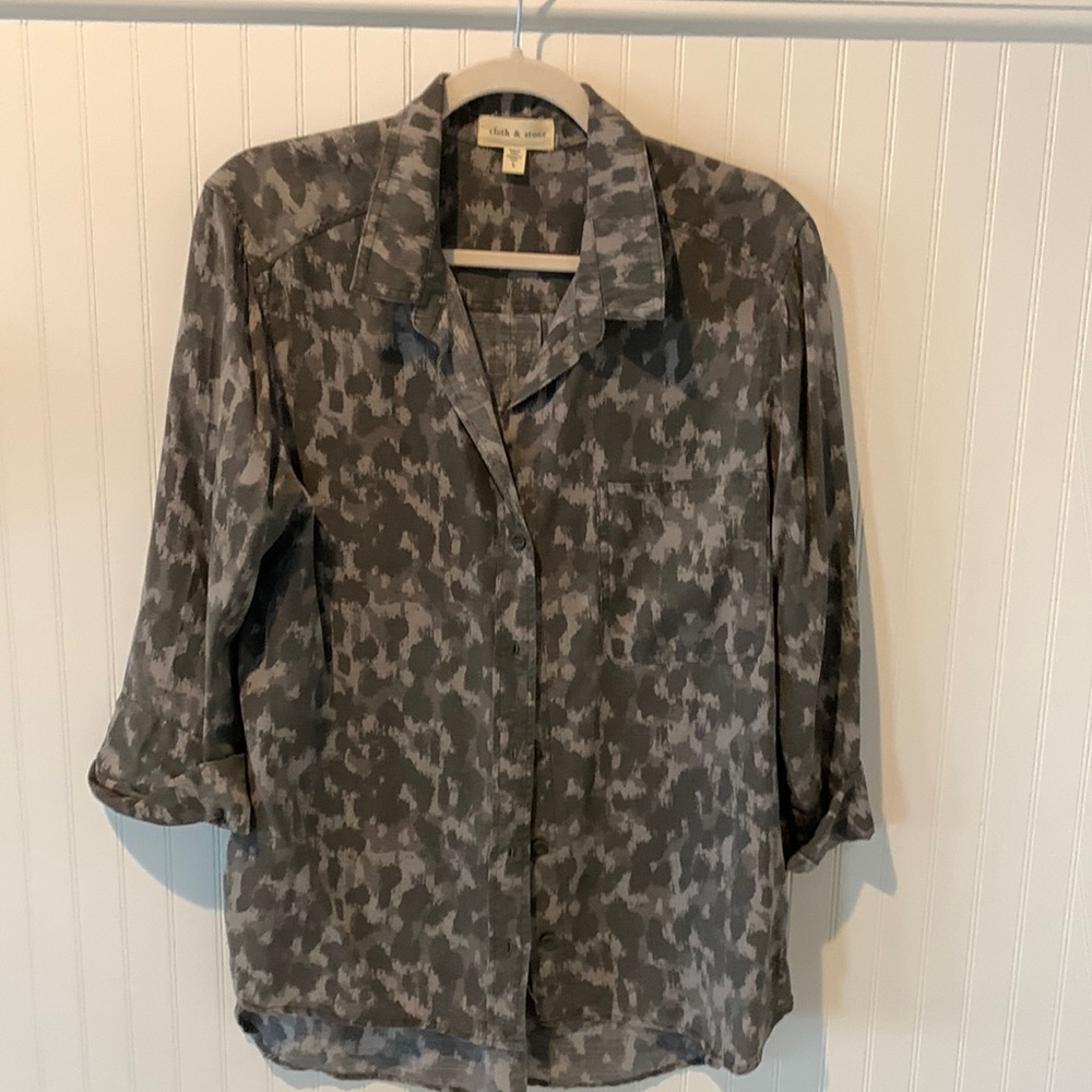 Camo leopard print tencel button down like new